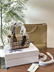 Burberry Ered\N\Nmini Checkered Bowling Bag 20cm  - 3