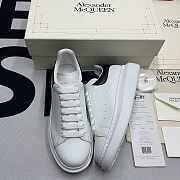 Alexander McQueen Oversized Sneaker 'White Black' 553680 WHGP5 9061 - 1