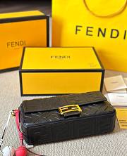 FENDI Baguette Noir handbag - 5