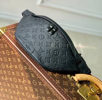 LOUIS VUITTON Discovery Bumbag PM 44 x 15 x 9 cm