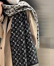 LV Essential Scarf 01 - 6