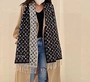 LV Essential Scarf 01 - 5