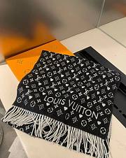 LV Essential Scarf 01 - 4