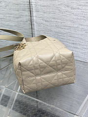 Small Dior Toujours Vertical Tote Bag Powder Beige Macrocannage Calfskin 18cm x 18cm x 12 cm - 2