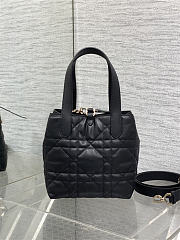 Small Dior Toujours Vertical Tote Bag Black Macrocannage Calfskin 18cm x 18cm x 12 cm - 3