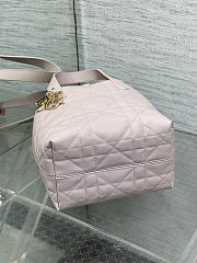 Small Dior Toujours Vertical Tote Bag Pale Pink Macrocannage Calfskin 18cm x 18cm x 12 cm - 4