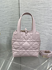 Small Dior Toujours Vertical Tote Bag Pale Pink Macrocannage Calfskin 18cm x 18cm x 12 cm - 3