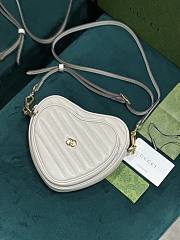Gucci Interlocking G Mini Heart Shoulder Bag White 20x17.5x6.5cm - 2