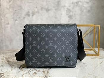 Louis Vuitton Messenger District Monogram Eclipse PM Noir Black 26x20x7cm