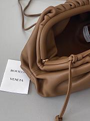 Bottega Veneta The Pouch 20 Butter Calf Camel 22*13*5cm - 4