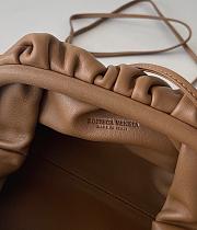 Bottega Veneta The Pouch 20 Butter Calf Camel 22*13*5cm - 2