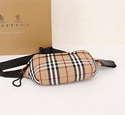 Burberry Bum Bag Vintage Check Medium Archive Beige 29 *7 *15cm - 2