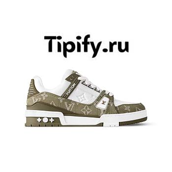 Louis Vuitton Trainer Sneaker 1AILAX