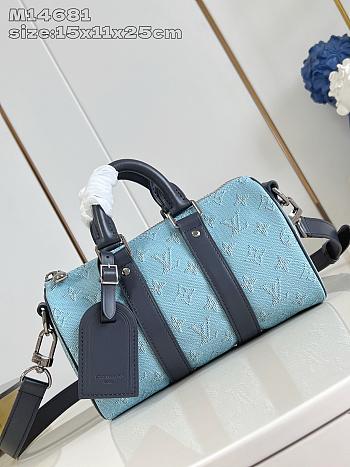 Louis Vuitton Keepall Bandoulière 25 Blue color 25x15x11cm