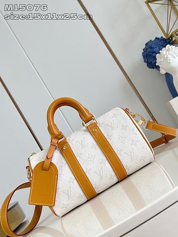 Louis Vuitton Keepall Bandoulière 25 Off-White 25x15x11cm